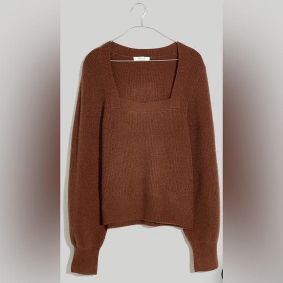 Madewell Melwood Square-Neck Pullover
Sweater in Coziest Yarn - Picture 4 of 9
